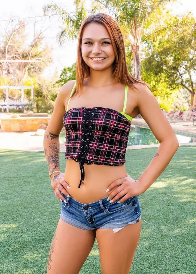/pornostars/mia-kay